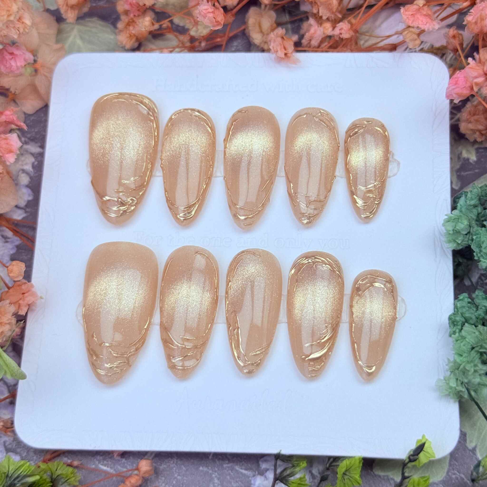 Golden Whisper - Champagne Cat Eye Nails – Auranailed